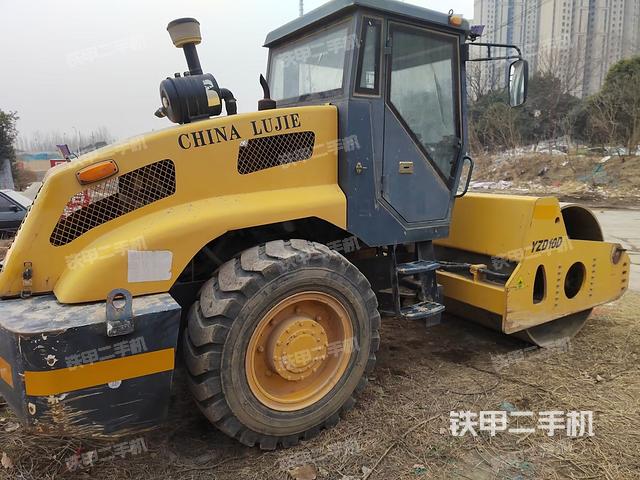 整機(jī)右后45°(設(shè)備外觀及核心部件) 整機(jī)右后45°(設(shè)備外觀及核心部件)