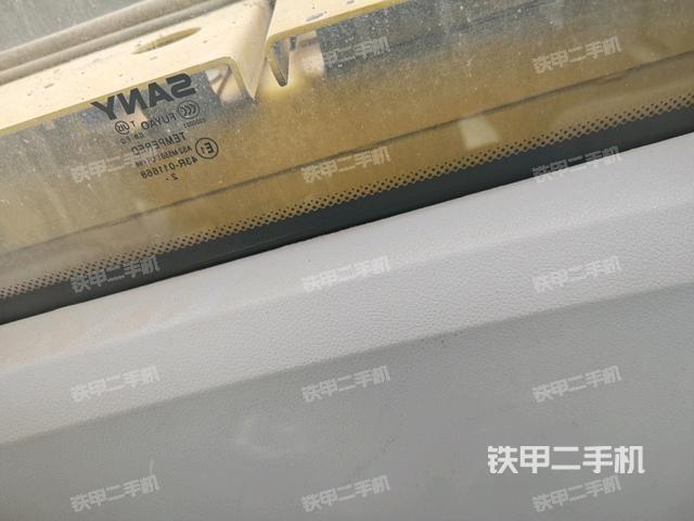 后窗玻璃角標(biāo)(駕駛室部分) 后窗玻璃角標(biāo)(駕駛室部分)