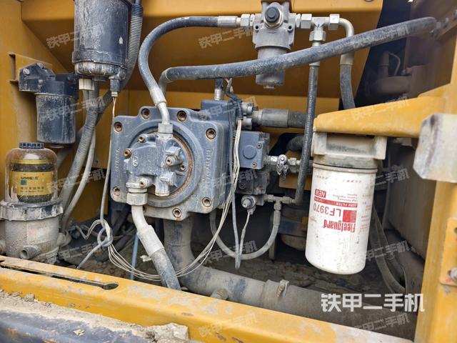 液壓泵斜45?右（大件艙室）