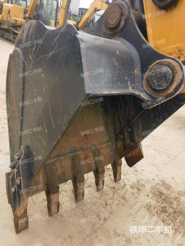 駕駛室整體（整機外觀）