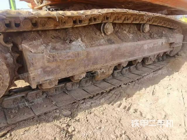 單側(cè)履帶整體（整機(jī)外觀）