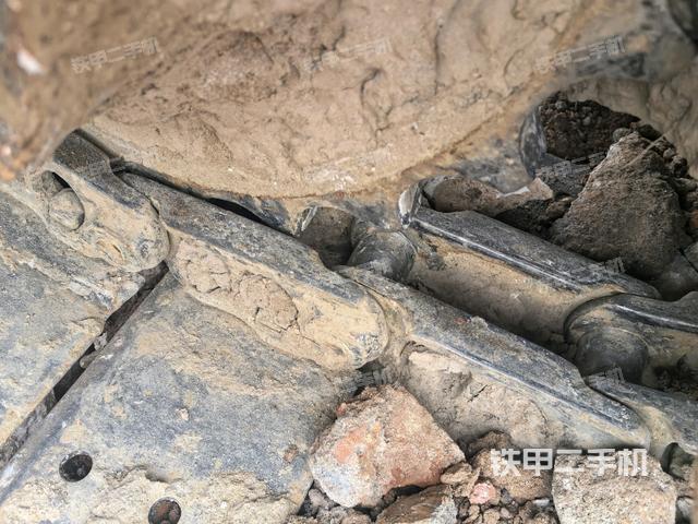 右驅(qū)動(dòng)輪（行走機(jī)構(gòu)）