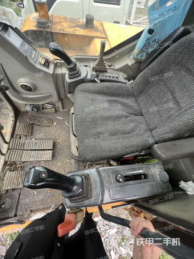 駕駛室整體（整機(jī)外觀）