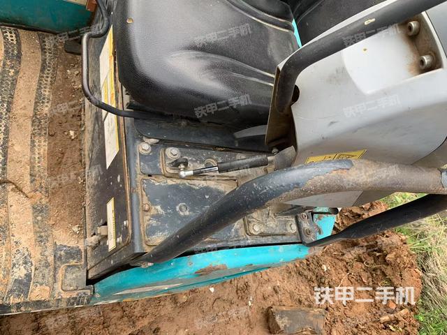 駕駛室整體(整機外觀) 駕駛室整體(整機外觀)