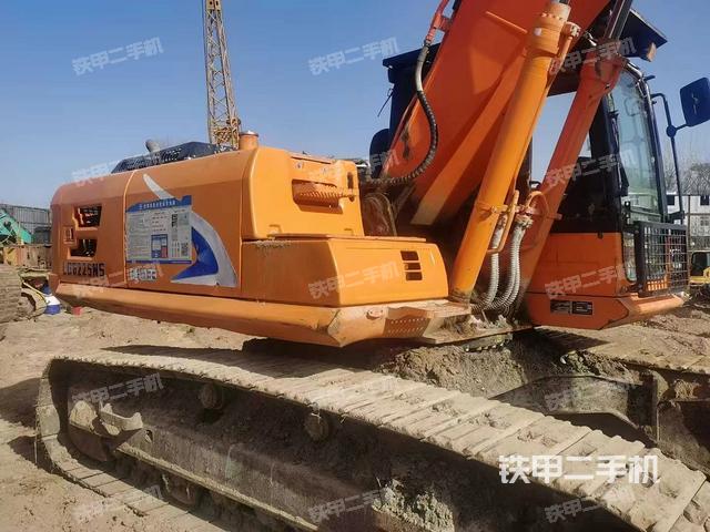 駕駛室頂部（整機(jī)外觀）