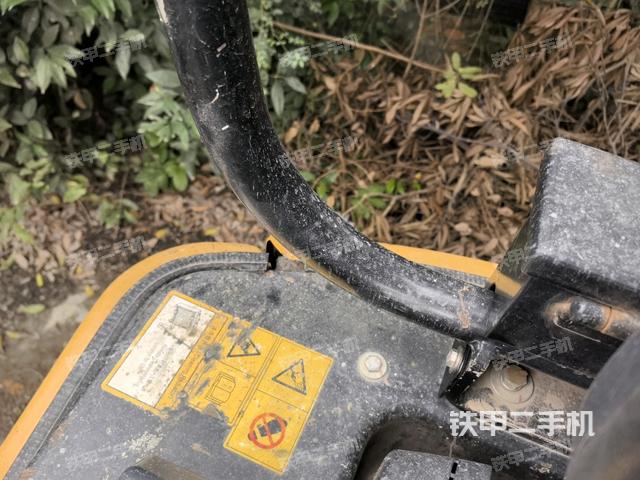 后窗玻璃角標(biāo)(駕駛室部分) 后窗玻璃角標(biāo)(駕駛室部分)