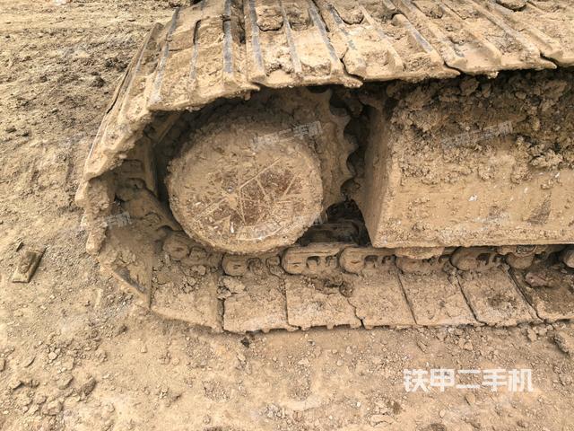 右驅(qū)動輪（行走機構(gòu)）