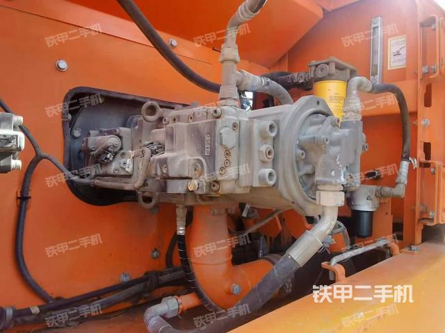 液壓泵艙室正面整體（整機(jī)外觀）