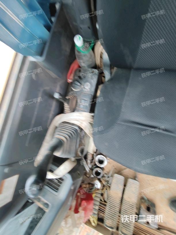 座椅左側(cè)控制臺/音響/含左手柄（駕駛室部分）