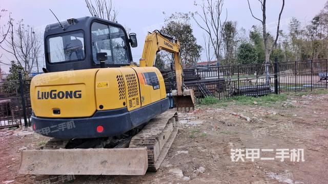 右后45(整機(jī)外觀) 右后45(整機(jī)外觀)