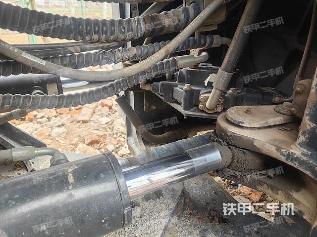 駕駛室工作臺(tái)（整機(jī)外觀及大件）