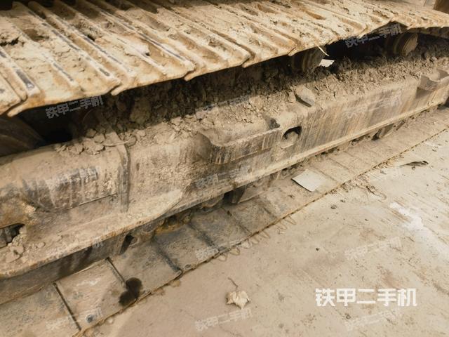 單側(cè)履帶整體（整機(jī)外觀）