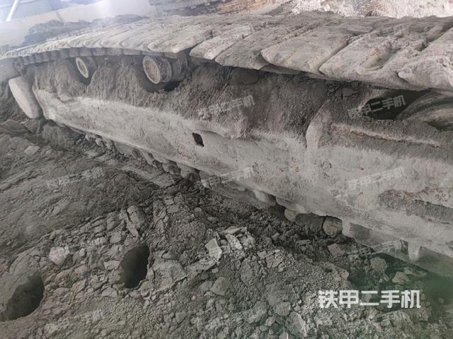 右側(cè)履帶整體(行走機(jī)構(gòu)) 右側(cè)履帶整體(行走機(jī)構(gòu))