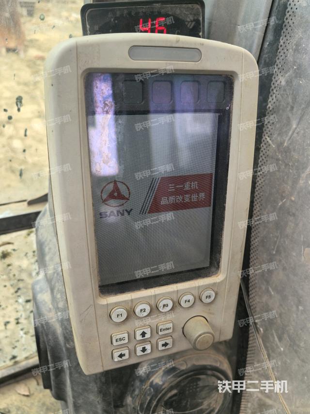 駕駛室正側(cè)（駕駛室部分）