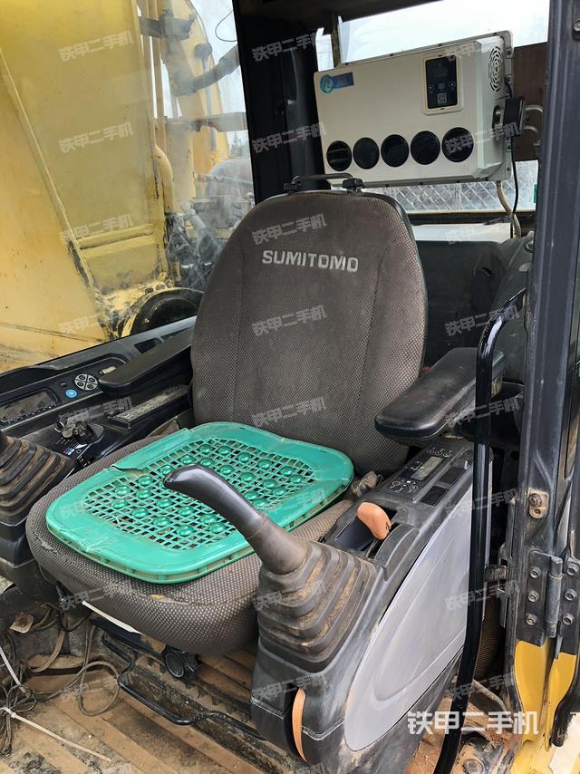 駕駛室整體(整機外觀) 駕駛室整體(整機外觀)