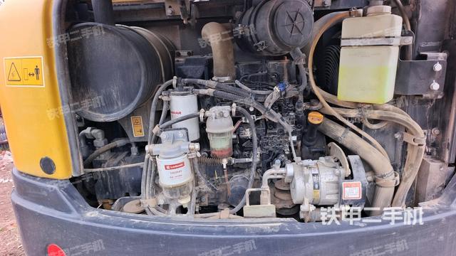 發(fā)動(dòng)機(jī)室(上車(chē)部件) 發(fā)動(dòng)機(jī)室(上車(chē)部件)