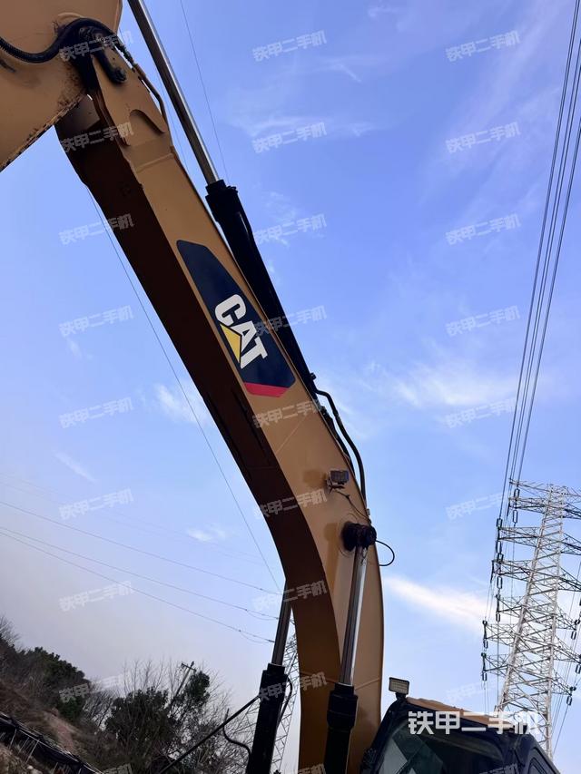 大臂整體?右側(cè)(工作和回轉(zhuǎn)裝置) 大臂整體?右側(cè)(工作和回轉(zhuǎn)裝置)