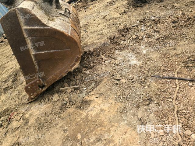 三一重工SY235C挖掘机的设备实拍-第5张实拍照片