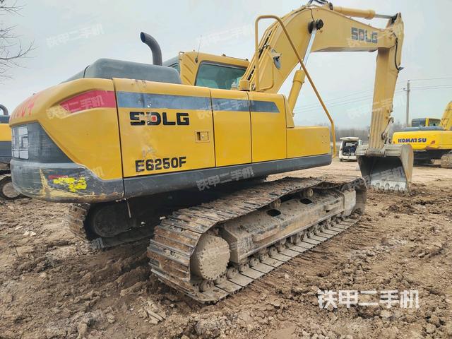 整機右后45°（整機外觀）