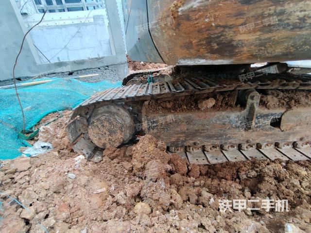 右驅(qū)動輪（行走機構）