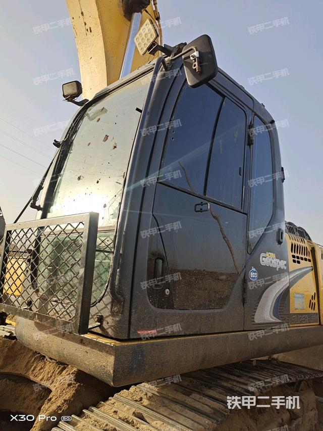 駕駛室整體（整機外觀）