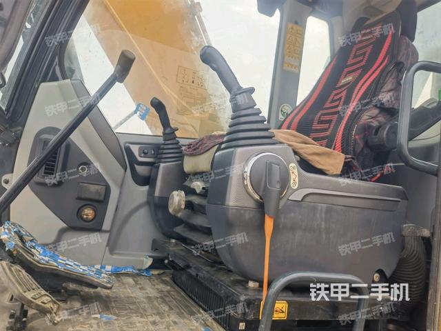 駕駛室整體（整機(jī)外觀）