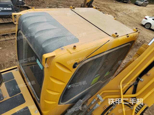 駕駛室頂部(整機外觀) 駕駛室頂部(整機外觀)