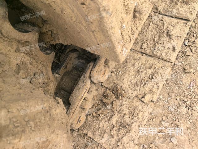 右側(cè)履帶整體（行走機構(gòu)）