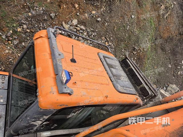 駕駛室頂部（整機(jī)外觀）