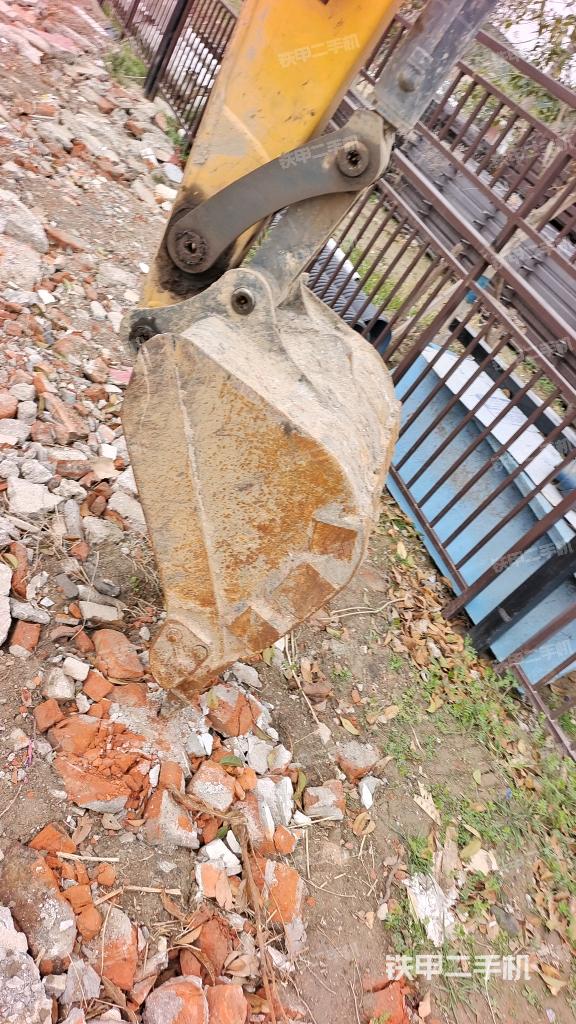 鏟斗45度(工作和回轉(zhuǎn)裝置) 鏟斗45度(工作和回轉(zhuǎn)裝置)