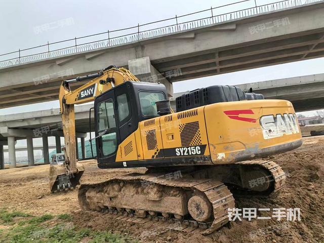 駕駛室整體(整機外觀) 駕駛室整體(整機外觀)