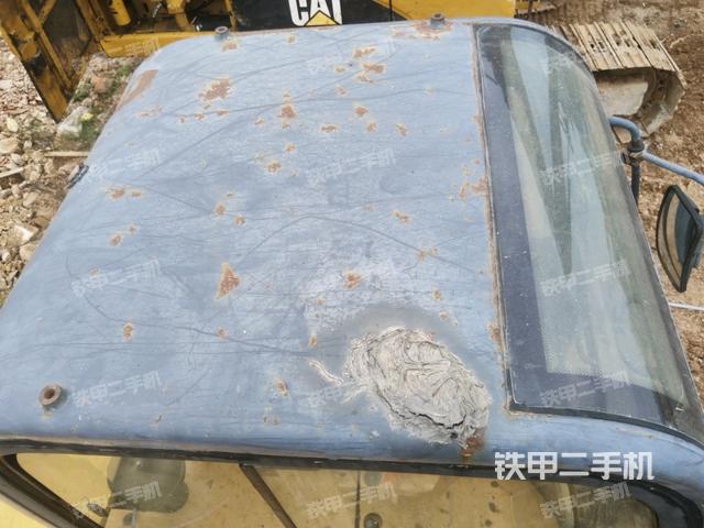 駕駛室頂部(整機外觀) 駕駛室頂部(整機外觀)