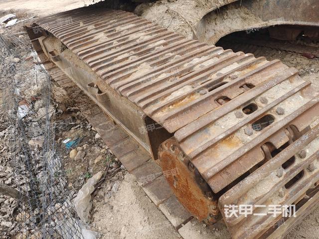 左側(cè)履帶整體?（行走機(jī)構(gòu)）