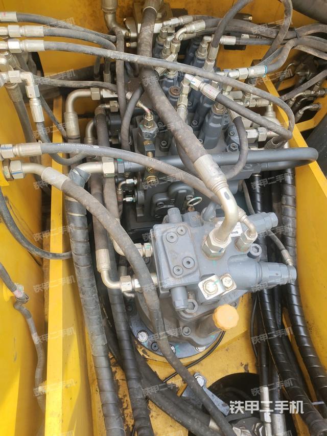 回轉(zhuǎn)馬達（上車部件）