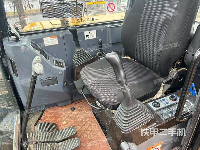 驾驶室整体（整机外观）