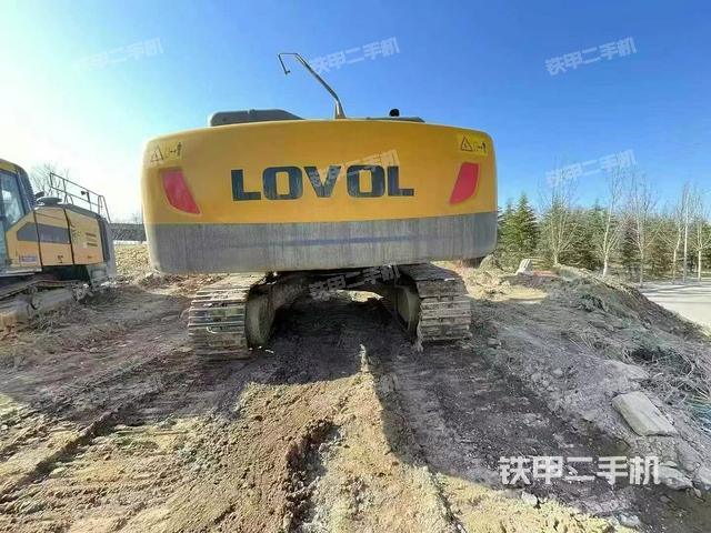 駕駛室頂部(整機外觀) 駕駛室頂部(整機外觀)
