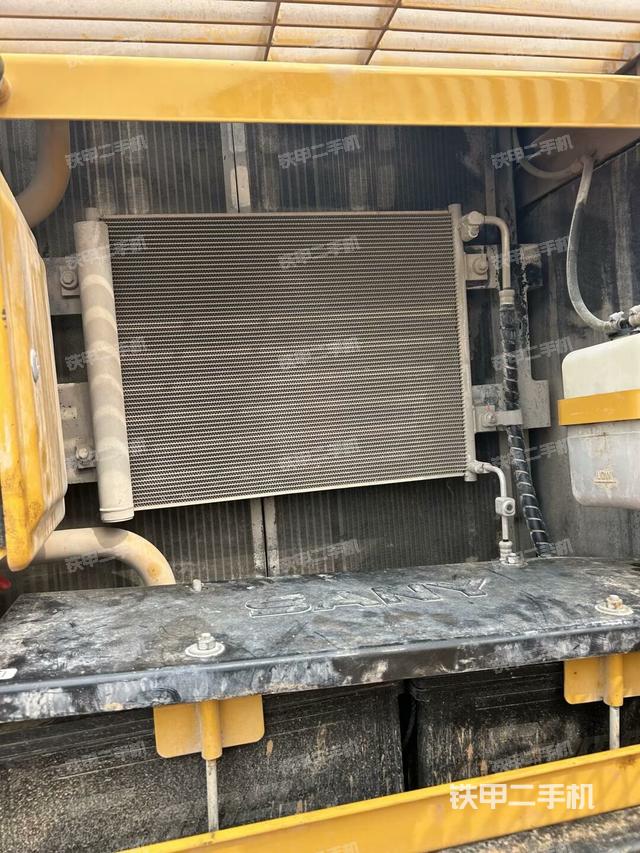 散熱器正面（大件艙室）