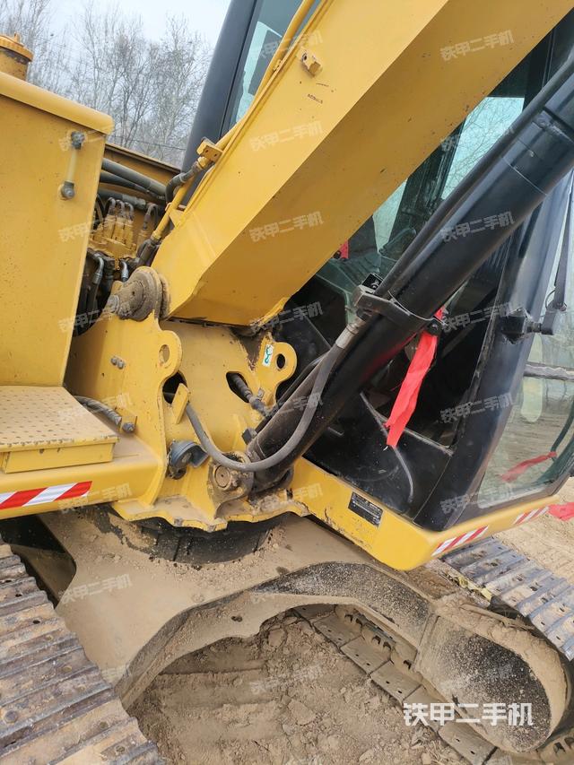 大臂根部?斜（工作和回轉(zhuǎn)裝置）