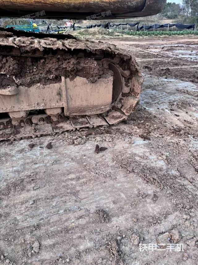 左側(cè)履帶整體?(行走機(jī)構(gòu)) 左側(cè)履帶整體?(行走機(jī)構(gòu))