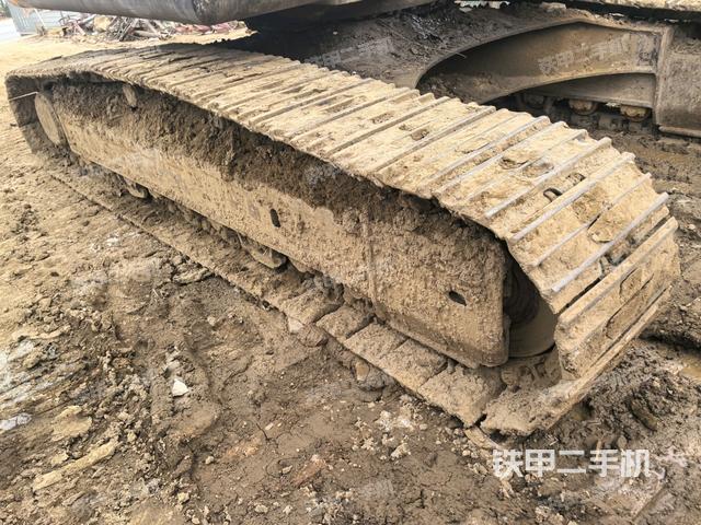 左側(cè)履帶整體?（行走機構(gòu)）