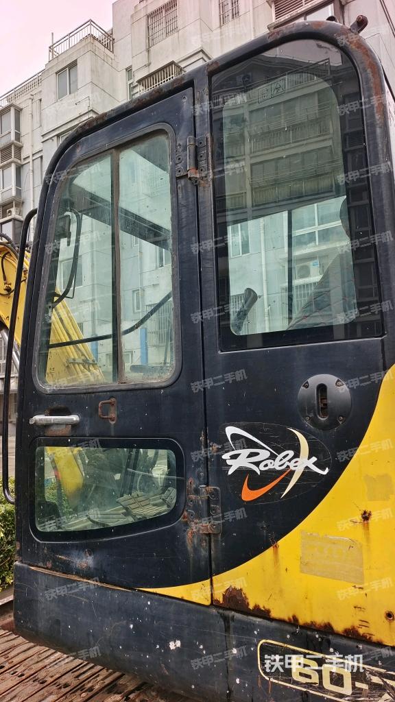 ?駕駛室正側(cè)（駕駛室部分）