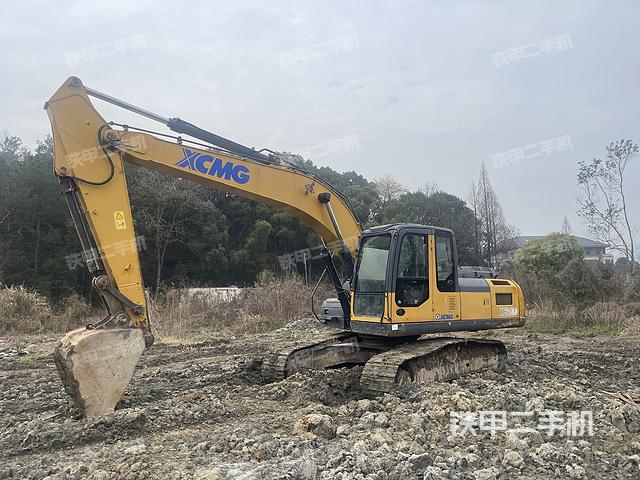 徐工XE215D挖掘機(jī)