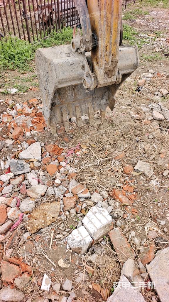 鏟斗右后整體（工作和回轉(zhuǎn)裝置）