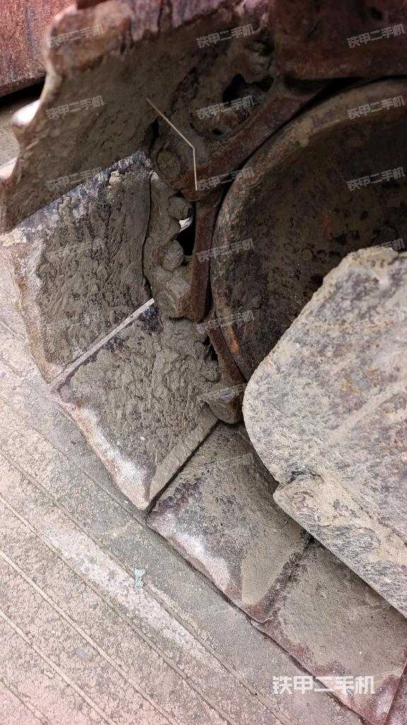 左導(dǎo)向輪（行走機(jī)構(gòu)）