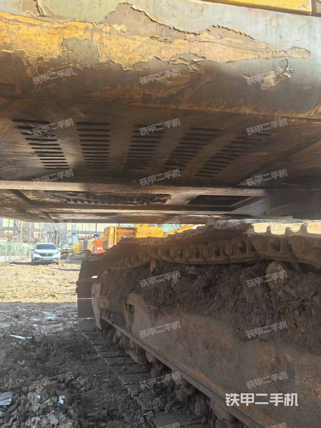 单侧履带整体（整机外观）