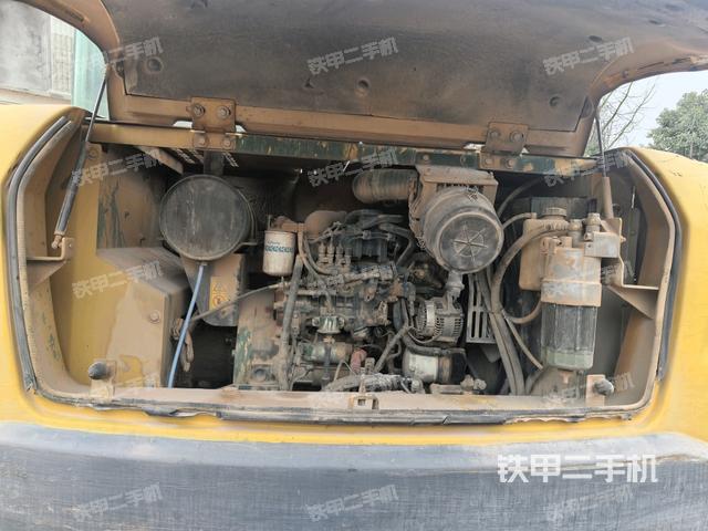 發(fā)動(dòng)機(jī)室（上車部件）