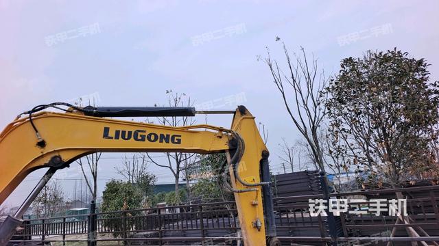 大臂整體?右側(cè)(工作和回轉(zhuǎn)裝置) 大臂整體?右側(cè)(工作和回轉(zhuǎn)裝置)