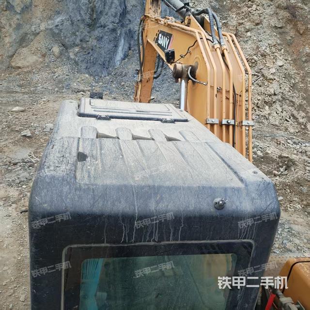 駕駛室頂部(整機外觀) 駕駛室頂部(整機外觀)