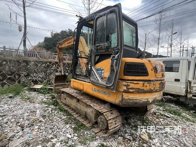 龍工LG6065挖掘機(jī)