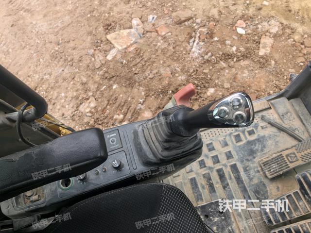 座椅左側(cè)控制臺(tái)/音響/含左手柄（駕駛室部分）